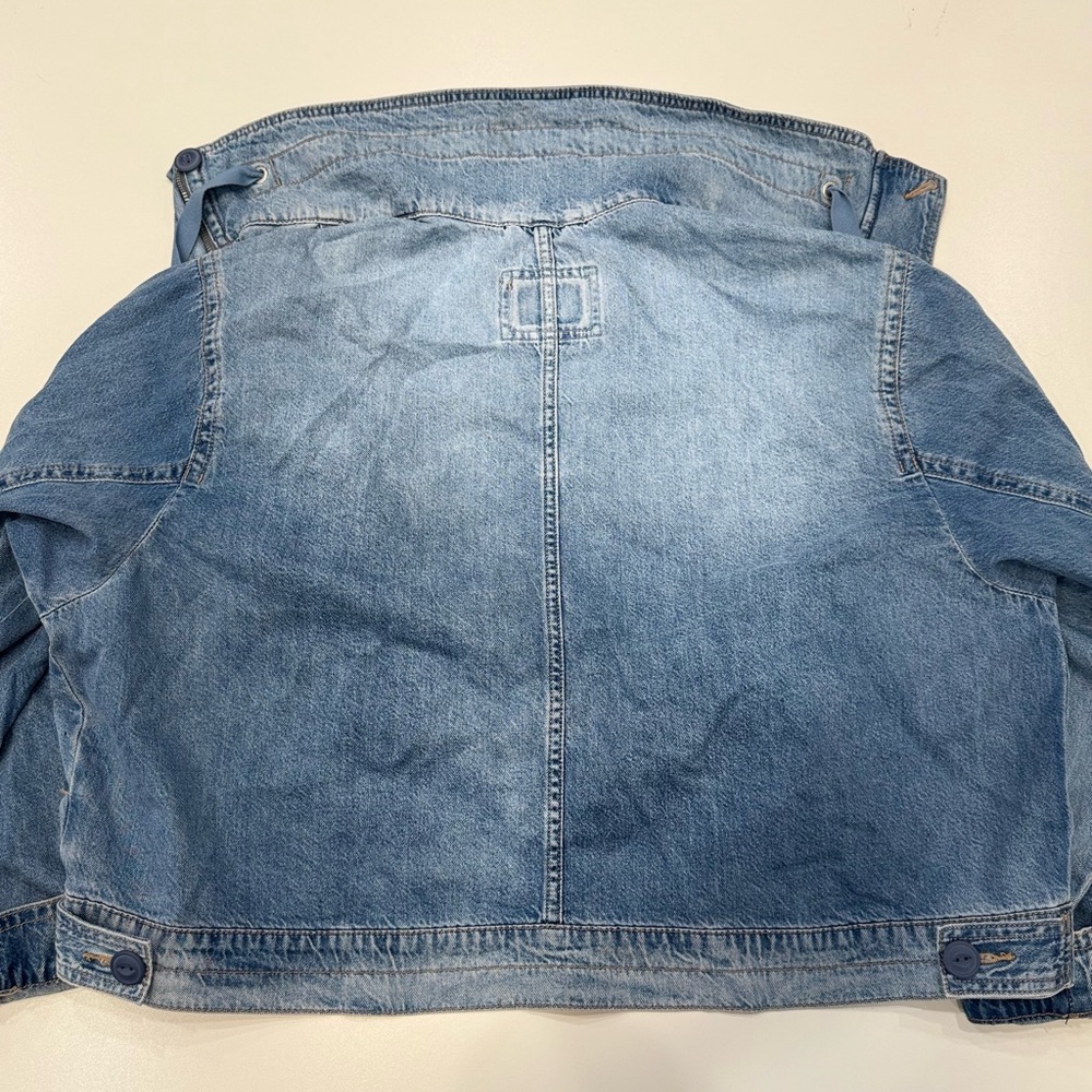 Stylish Blue Denim Jacket From American Eagle -XL - Picture 11 of 11